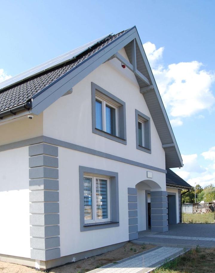 Szaro-białe elewacje