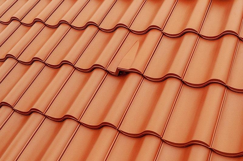 Dachówka wentylacyjna – Kluczowe funkcje i wskazówki dotyczące prawidłowego montażu