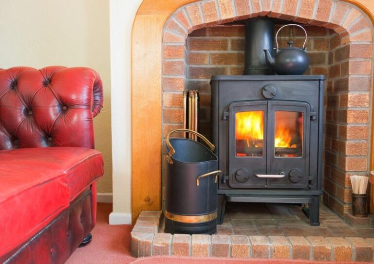 Efektywne i tanie sposoby na ogrzanie małego domku – poznaj 5 skutecznych metod