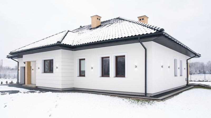 Jakie są aktualne ceny tynkowania elewacji i co wpływa na ich koszt?