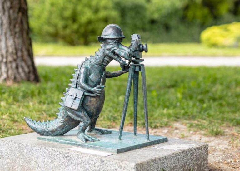 Rola wpisu geodety w dzienniku budowy: kluczowa procedura i jej znaczenie