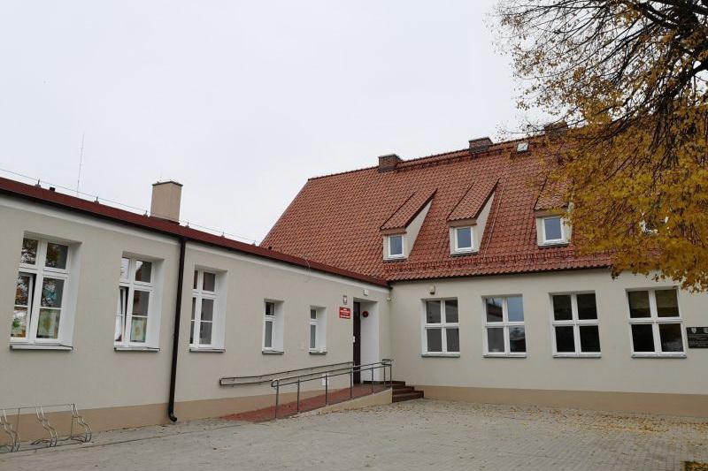 Jak skutecznie odnowić podjazd farbą do kostki brukowej – poradnik krok po kroku