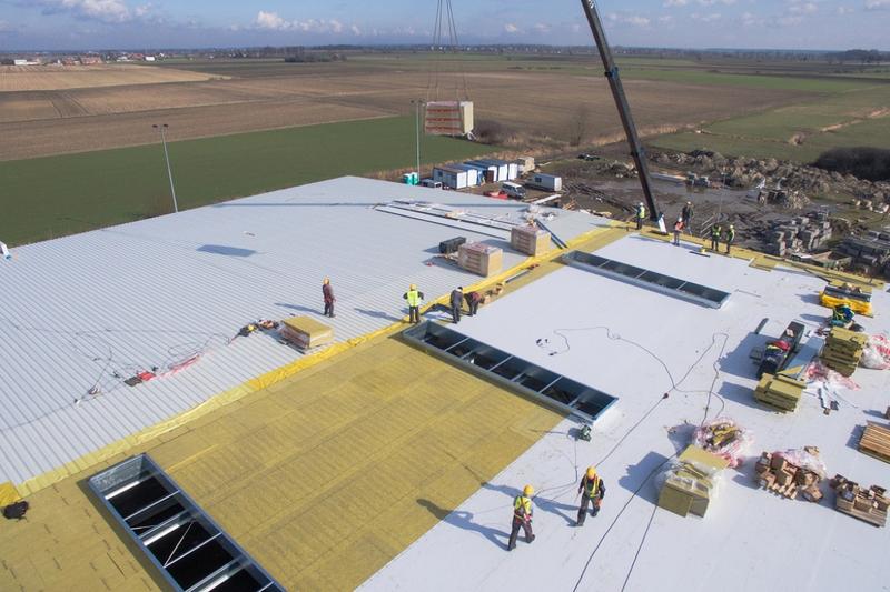 Niezwykłe innowacje na dachu bez okapu – odkryj to rozwiązanie!