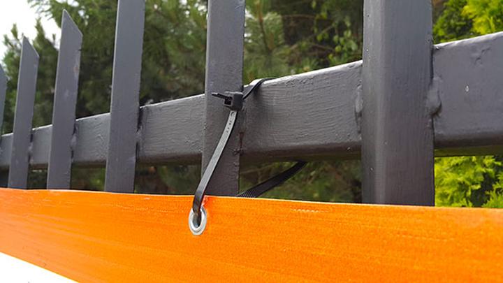 Osiem skutecznych metod mocowania banera na elewacji – sprawdź, jak to zrobić!