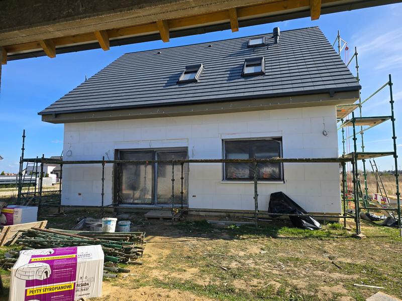 Montaż podbitki dachowej