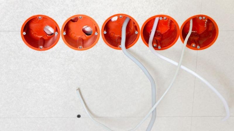 Narzędzia i materiały do instalacji elektrycznej