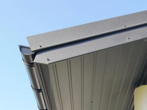 Zabezpiecz swój balkon: Jak obróbka blachą zapewnia skuteczną izolację i ochronę