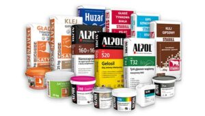 Jak chemia budowlana wpływa na skuteczność zapraw murarskich w systemowym ociepleniu domu?