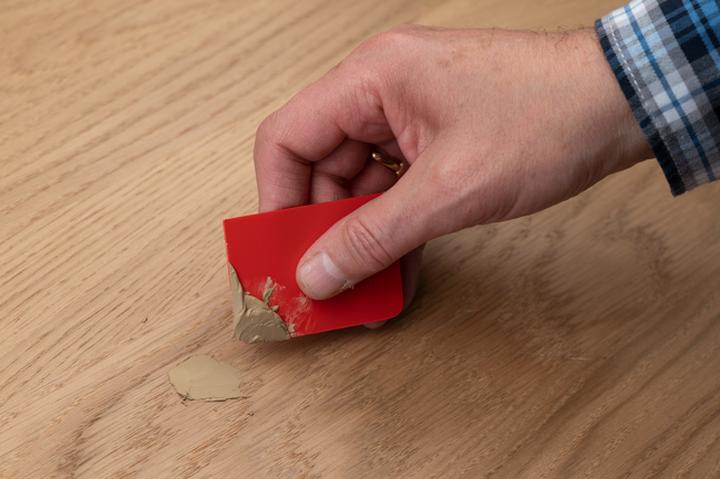 Wypełnianie ubytków w drewnie