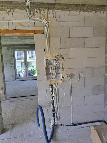 Układanie przewodów elektrycznych